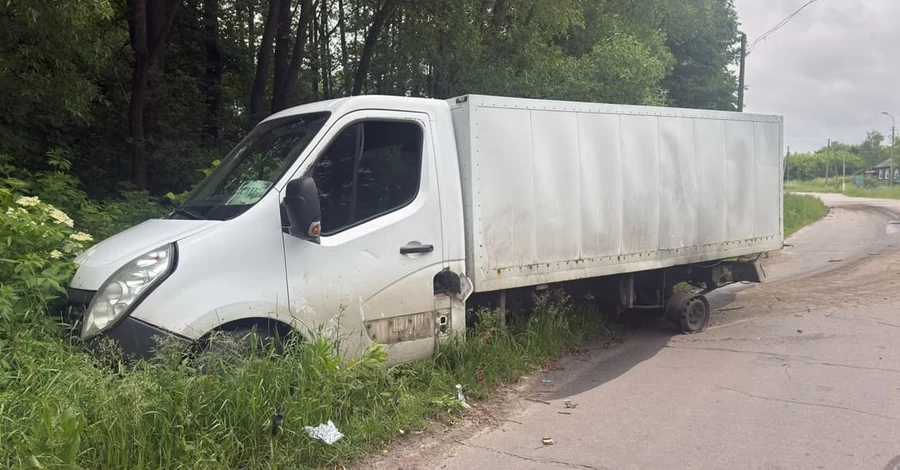 В Черниговской области российский дрон атаковал автомобиль, который развозил хлеб, - есть раненый