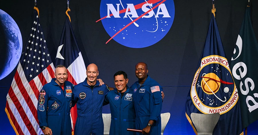 В NASA назвали имена астронавтов исторической миссии Artemis III