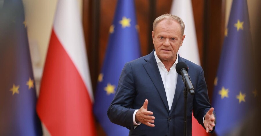 Туск прокоментував те, що Зеленський почав літати через Молдову