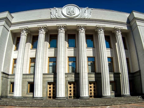 Рада приняла закон о повышении зарплат полицейским и спасателям