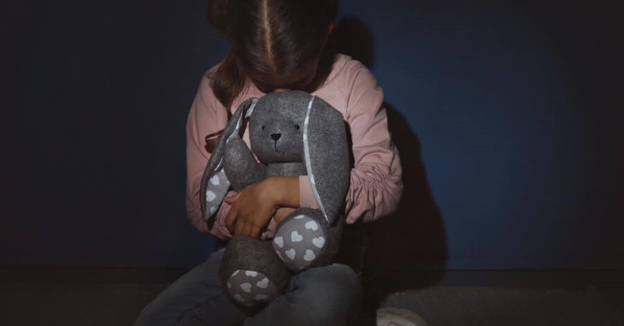 Знущався над донькою загиблого військового – житель Харківщини отримав довічне за зґвалтування падчерки