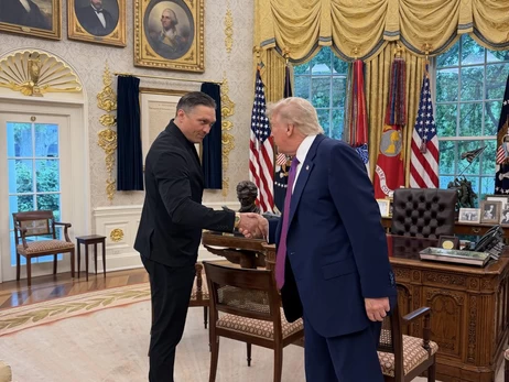Усик зустрівся з Трампом у Білому домі