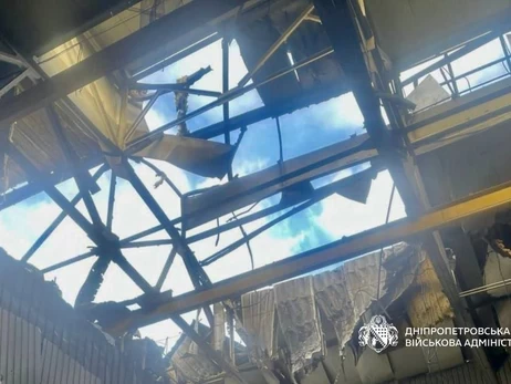 Росіяни вдарили по підприємству в Дніпрі, поранено 7 людей