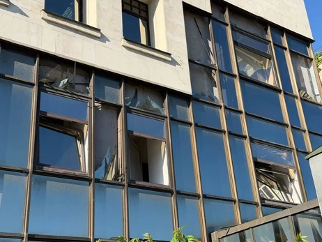 В Киеве из-за российских обстрелов повреждено здание ВАКС и несколько ЖК