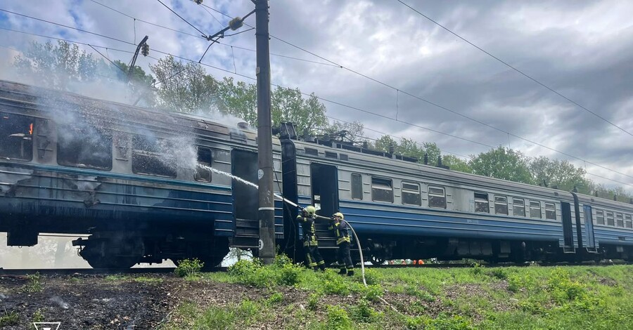 Низка потягів після обстрілів затримується майже на 4 години – перелік