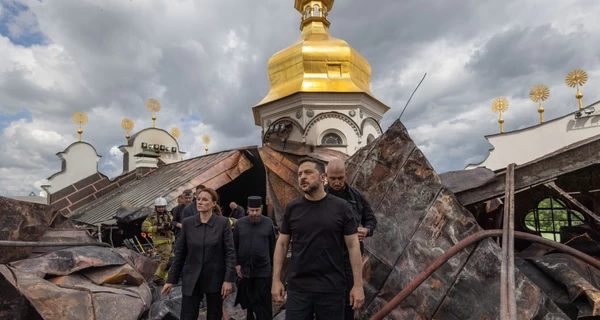 Зеленский посетил поврежденную Лавру и пообещал скорейшее выделение средств на ее реставрацию