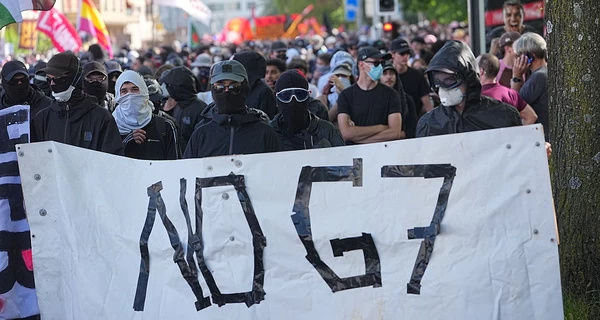 Саміт G7: Мирний план щодо України, захист від ШІ та тисячі протестувальників
