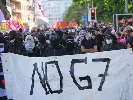Саммит G7: Мирный план по Украине, защита от ИИ и тысячи протестующих