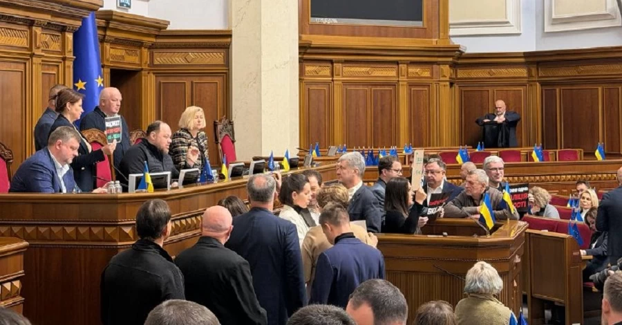 Рада соберется на срочное заседание, чтобы разблокировать рекордный оборонный бюджет