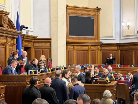 Рада соберется на срочное заседание, чтобы разблокировать рекордный оборонный бюджет