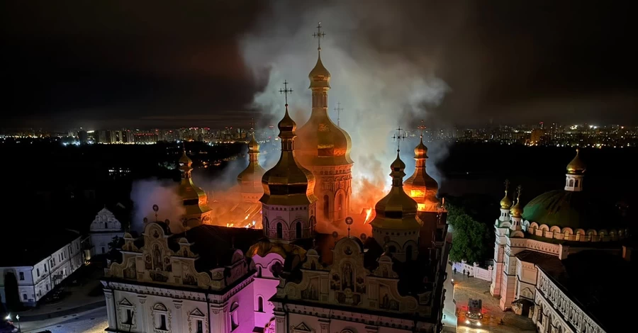 В Киево-Печерской лавре опубликовали видео первых секунд атаки РФ по Успенскому собору