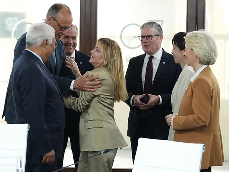 Премьер Италии Мелони рассказала коллегам по G7, что бросила курить