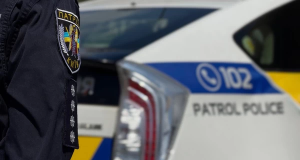 В Киеве группа людей напала на полицейских во время задержания уклониста