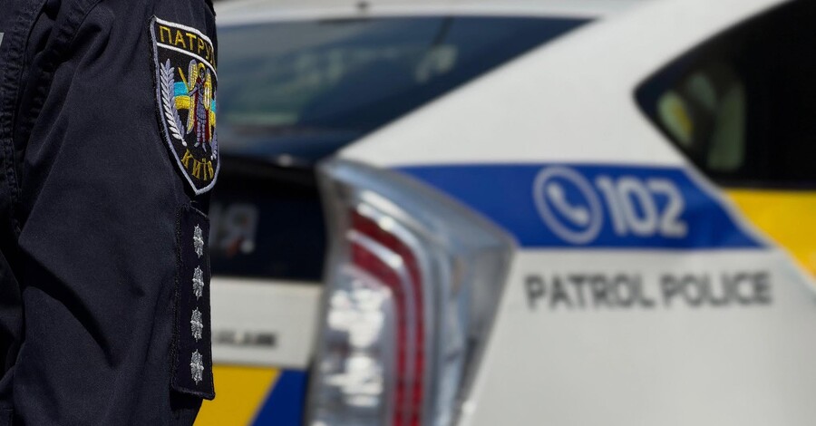 У Києві група людей напала на поліцейських під час затримання ухилянта