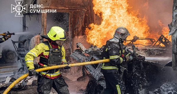 Возле Сум после авиаудара РФ загорелись склады с серосодержащими веществами