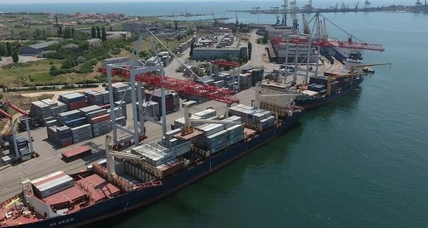 В Черном море РФ атаковала иностранные суда, среди моряков есть погибший и раненые