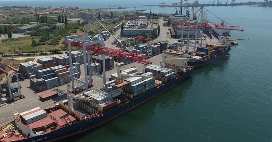 В Черном море РФ атаковала иностранные суда, среди моряков есть погибший и раненые