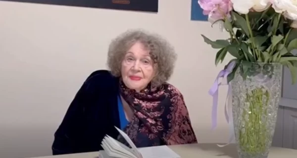 Лина Костенко зачитала свое культовое стихотворение 