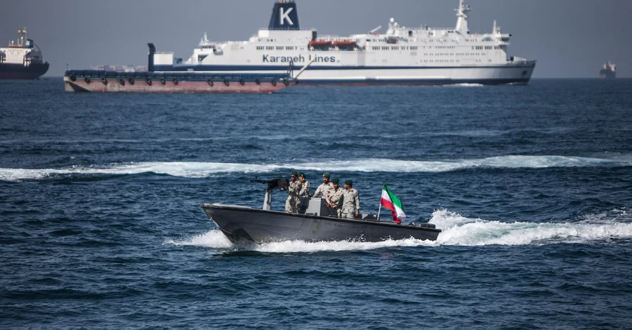 Іран знову закрив Ормузьку протоку й відмовився від переговорів, - ЗМІ