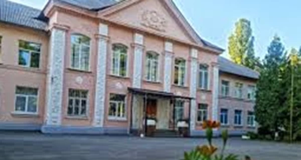 На Тернопольщине начали проверку из-за танца выпускников под русскоязычную песню MONATIK 