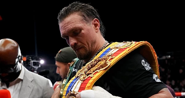 Усик отказался от всех чемпионских поясов, но объявил о «последнем танце».