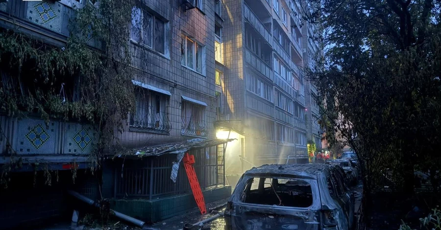 Росіяни вдарили по Києву - поранено двох людей