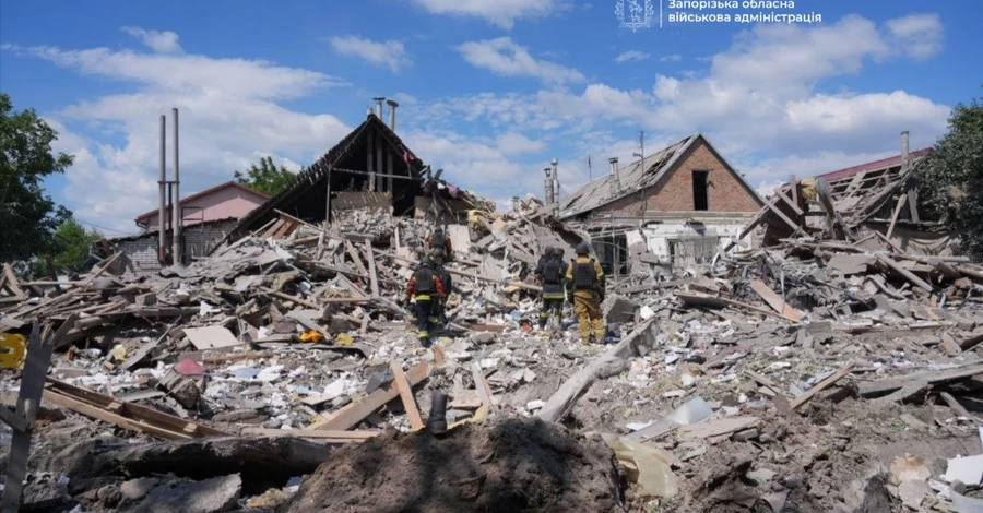 В результате атаки на Запорожье погиб человек, ранены двое детей