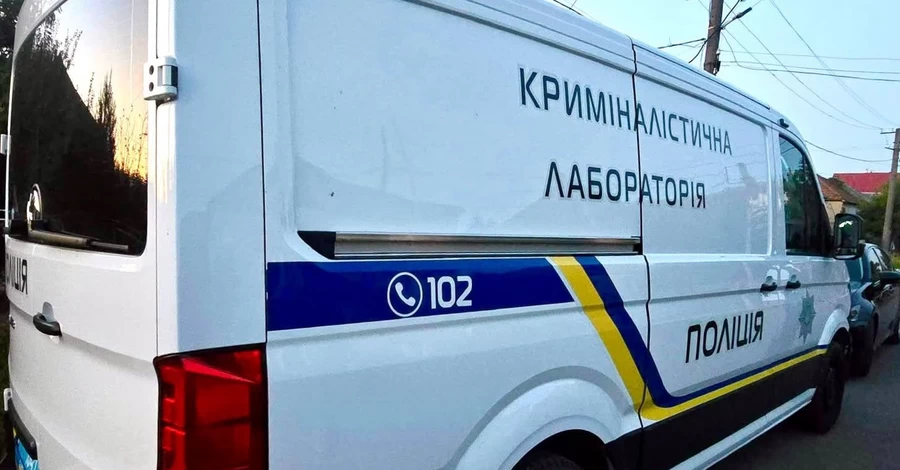 На Закарпатті матір закопала тіло малолітньої доньки на подвір’ї - поліція її затримала