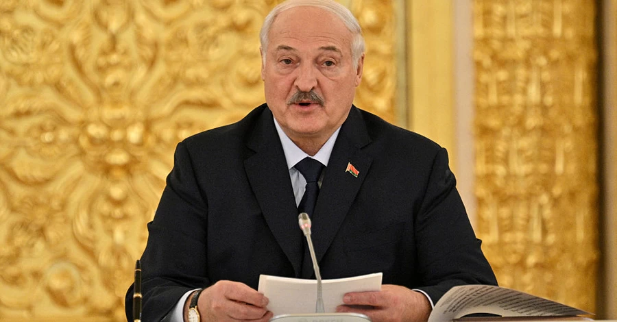 Лукашенко прилетел в Китай после встречи с Путиным