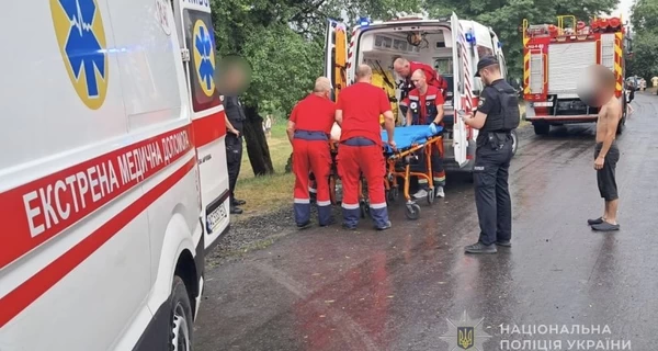 На Волыни от удара молнии пострадали 7 человек, среди них - четверо детей
