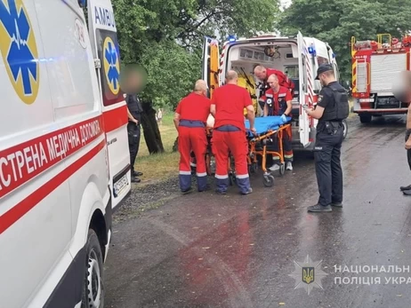 На Волыни от удара молнии пострадали 7 человек, среди них - четверо детей