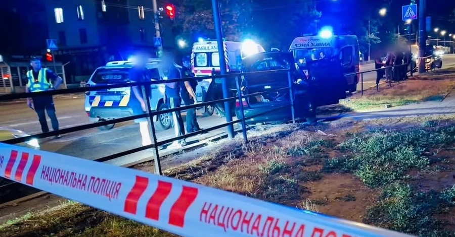 В Николаеве произошла стрельба в автомобиле на ходу - погибли двое иностранцев