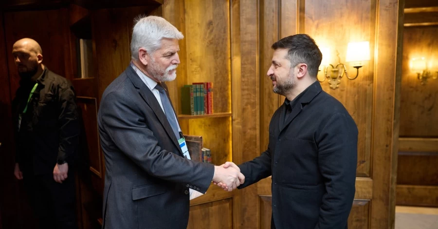 У президента Чехії відмовили ультраправим у позбавленні Зеленського ордена за прикладом Польщі
