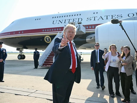 Трамп уперше вилетів на гігантському літаку, який йому подарував Катар