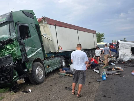 Водію, який міг спровокувати ДТП з 12 загиблими у Миколаєві, оголосили підозру