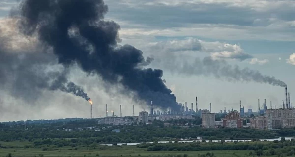 Украина атаковала крупнейший НПЗ России в Омске