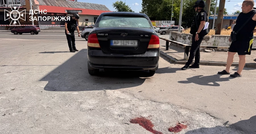 РФ опять атаковала АЗС в Запорожье  - погибла женщина, 10 человек пострадали 