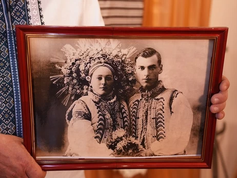 Подорож весільного фото: як символ Гуцульщини прописали на хибну адресу
