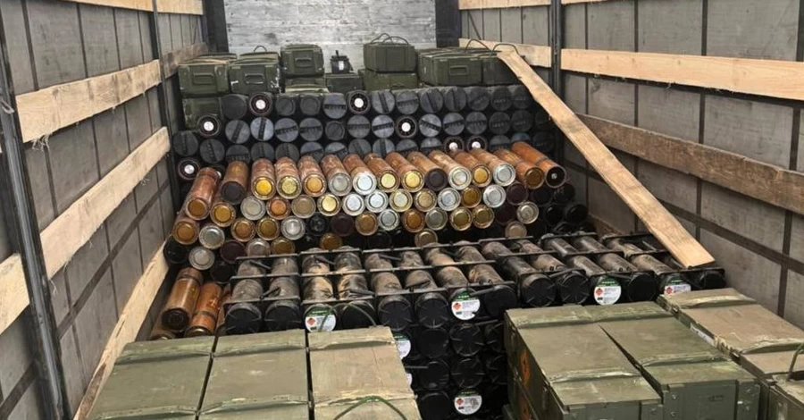 ДБР зірвало спробу продажу вантажівки зброї - троє військових отримали підозру