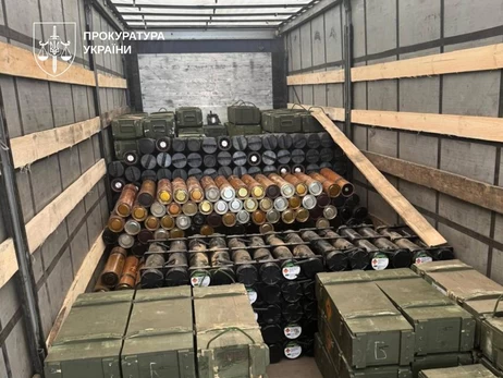 ГБР сорвало попытку продажи грузовика с оружием - троим военнослужащим сообщили о подозрении