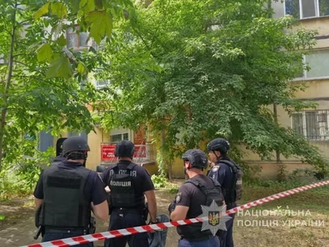 В Одесі чоловік зачинився в перукарні з працівницею та відвідувачем - його затримали 