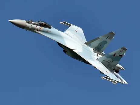 Українські військові збили російський винищувач Су-35 