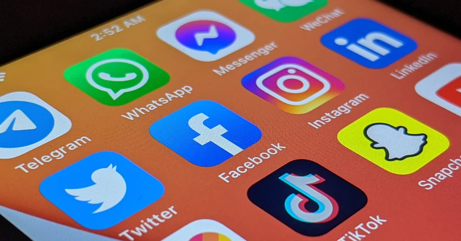 Еврокомиссия призвала Meta изменить дизайн Facebook и Instagram из-за риска формирования зависимости