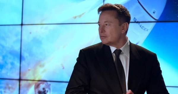Роботи замість людей, Місяць замість Марса: чому Ілон Маск змінив космічні плани