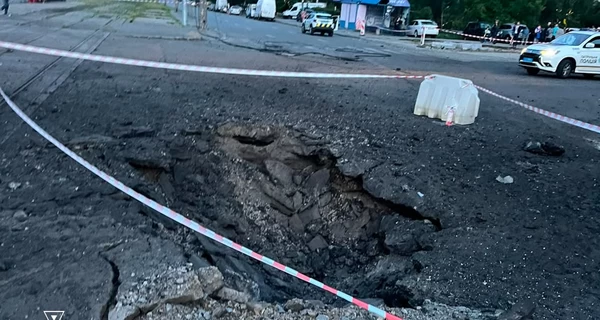 Россияне ударили по Киеву - в Дарницком районе появился огромный котлован, ранены 10 человек