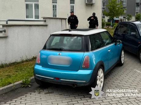 У Львові в автомобілі знайшли застреленого чоловіка