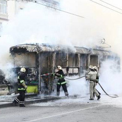 Во Львове во время движения сгорел трамвай 