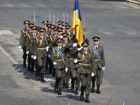 Українські військові вперше взяли участь у параді до Дня взяття Бастилії в Парижі