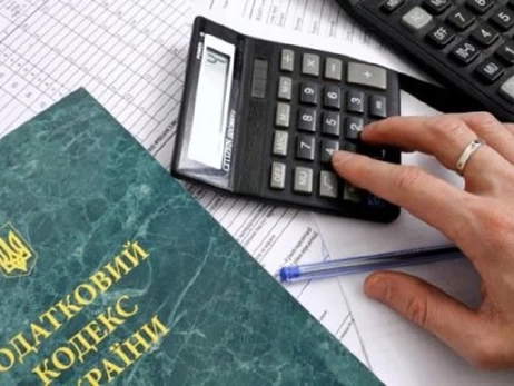 Податки без кордонів? Мінфін переписує правила сплати податків для біженців