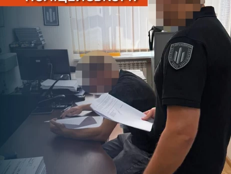 В Полтавской области будут судить полицейского, который сломал мужчине руку во время доставки в ТЦК
